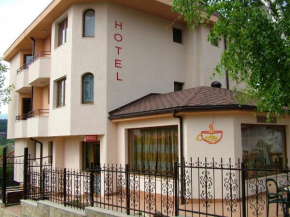  Family Hotel Emaly 1  Банкя